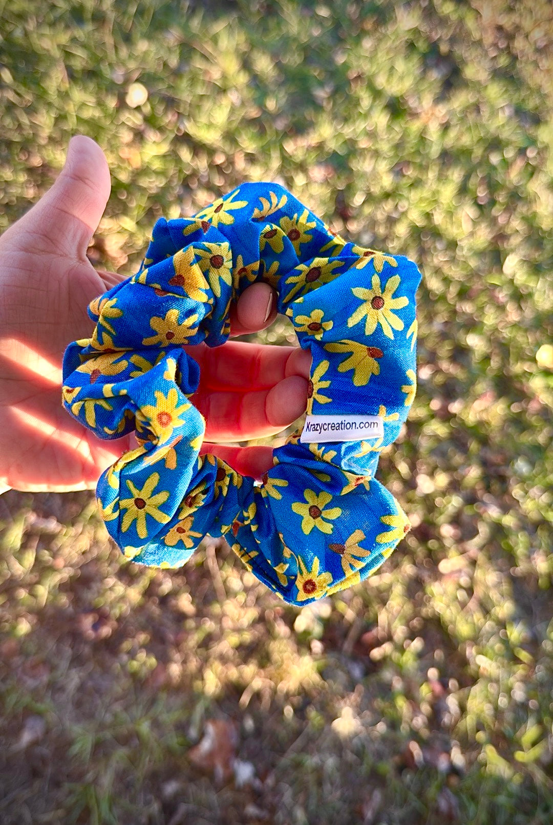 Floral Blue (Regular)